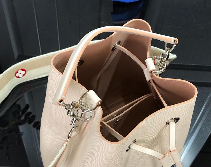 Anum Bags Detail