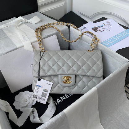 Anum Bags Detail