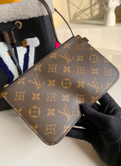 Anum Bags Detail