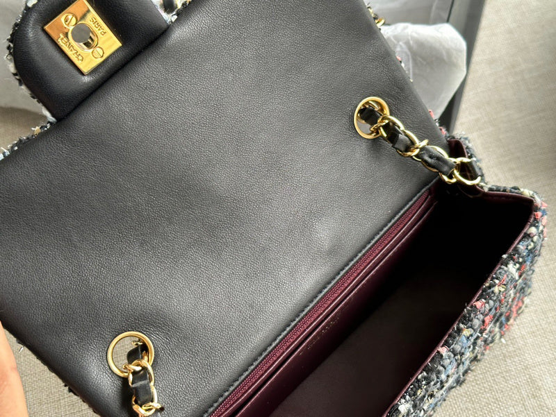 Anum Bags Detail