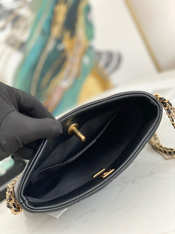 Anum Bags Detail