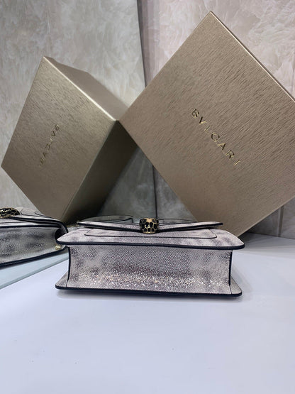 Anum Bags Detail