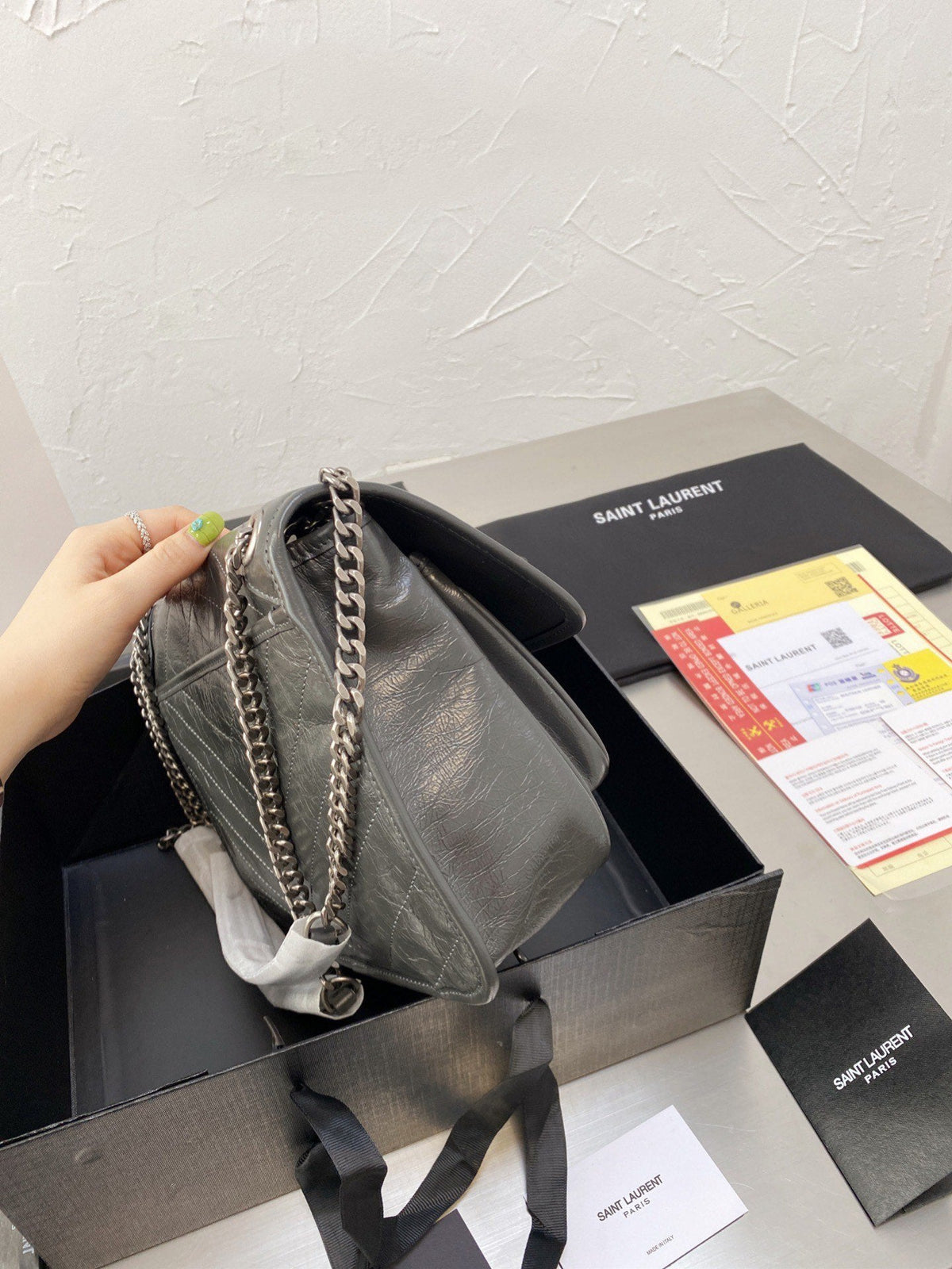 Anum Bags Detail