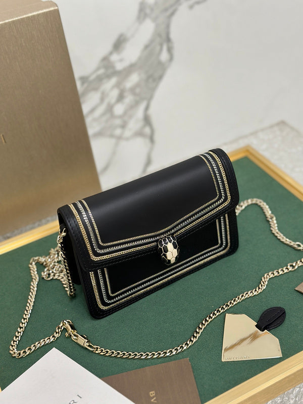 Anum Bags Detail