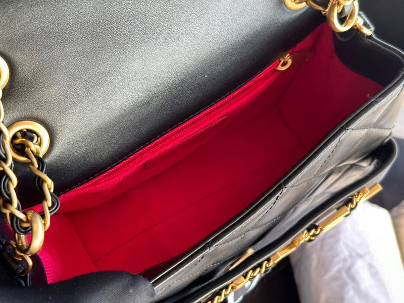 Anum Bags Detail