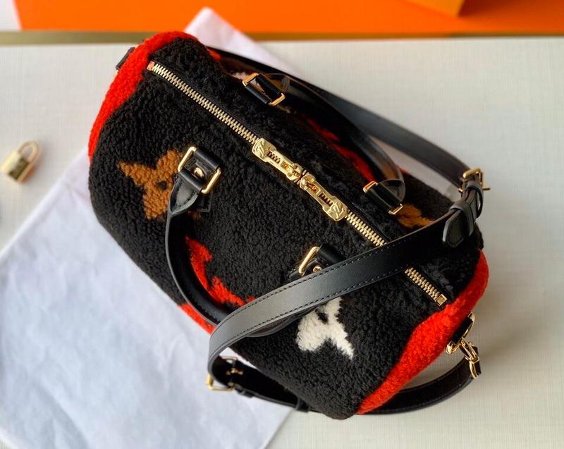 Anum Bags Detail
