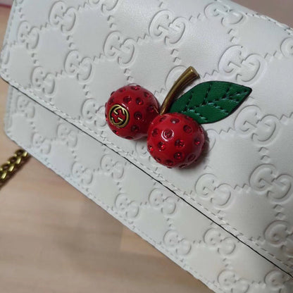Anum Bags Detail