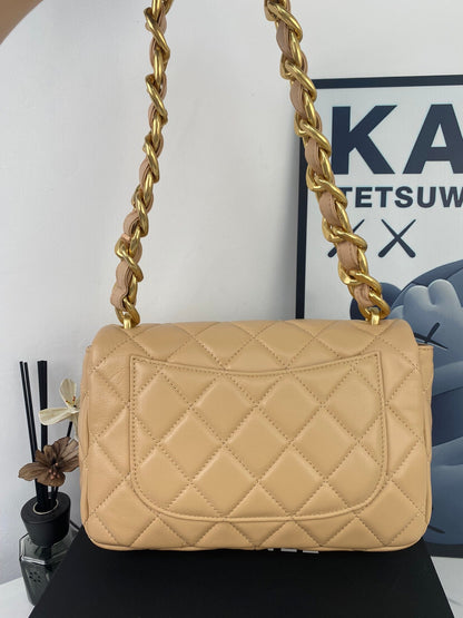 Anum Bags Detail