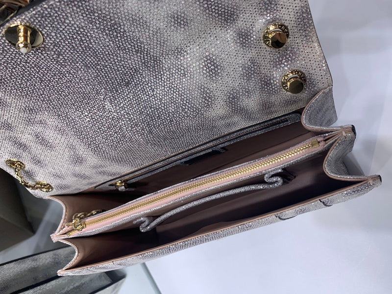 Anum Bags Detail