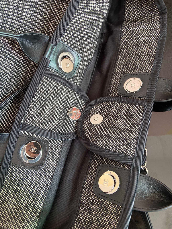 Anum Bags Detail
