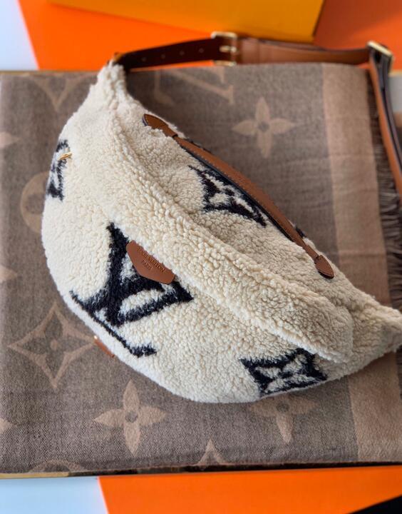 Anum Bags Detail