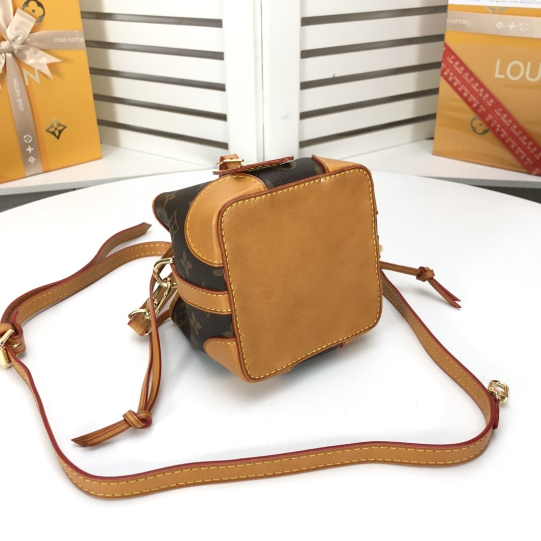 Anum Bags Detail
