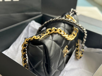 Anum Bags Detail