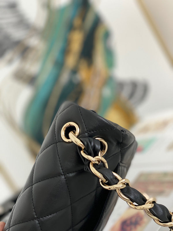 Anum Bags Detail