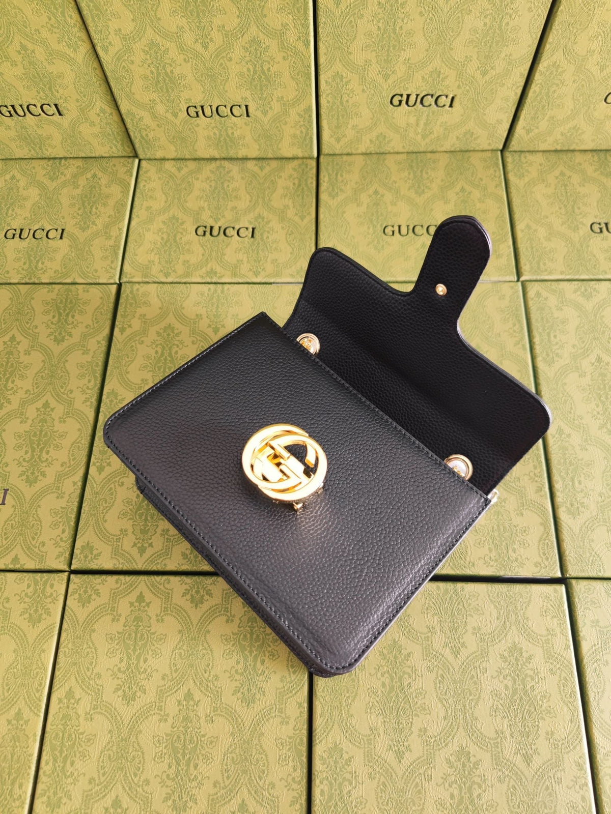 Anum Bags Detail