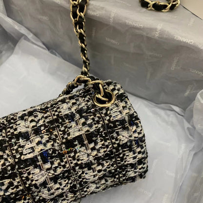Anum Bags Detail