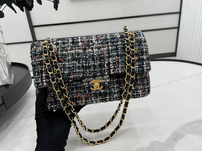 Anum Bags Detail