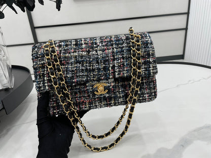 Anum Bags Detail