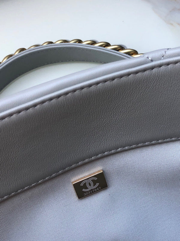Anum Bags Detail