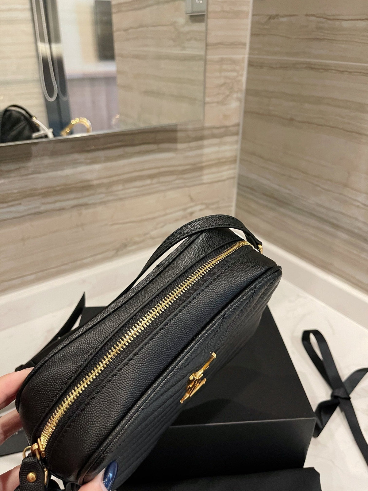 Anum Bags Detail