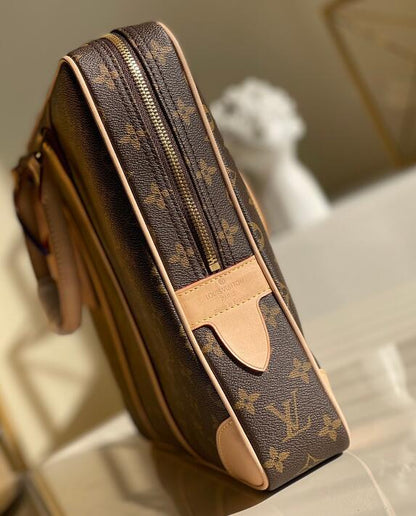 Anum Bags Detail