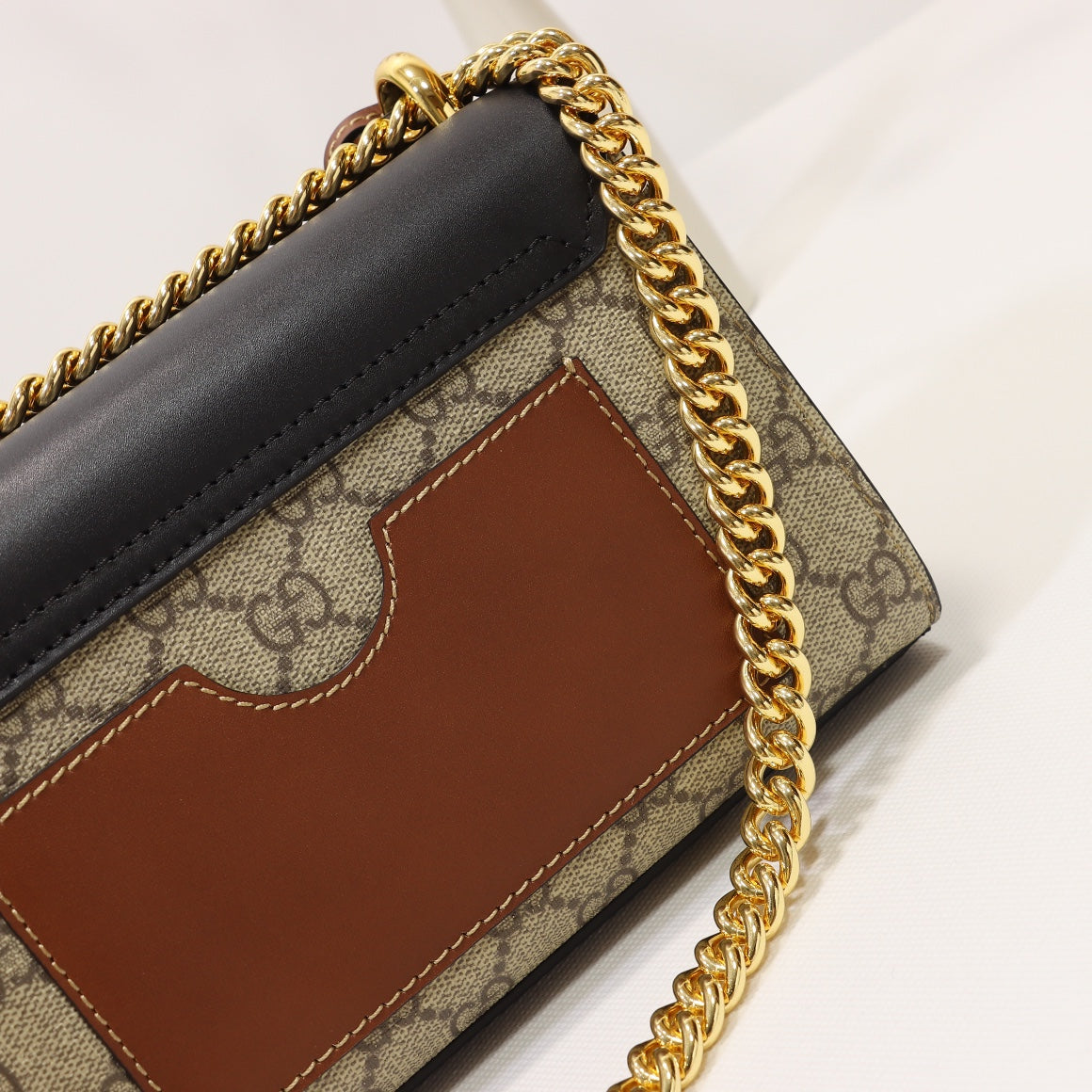 Anum Bags Detail