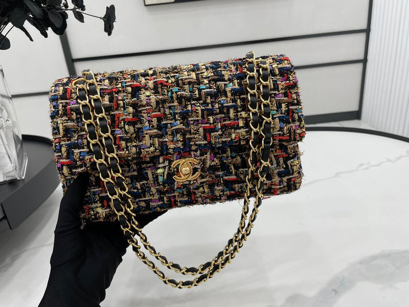 Anum Bags Detail