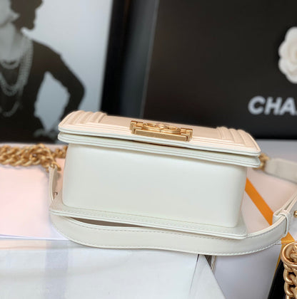 Anum Bags Detail