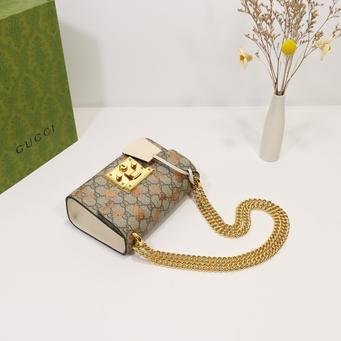 Anum Bags Detail