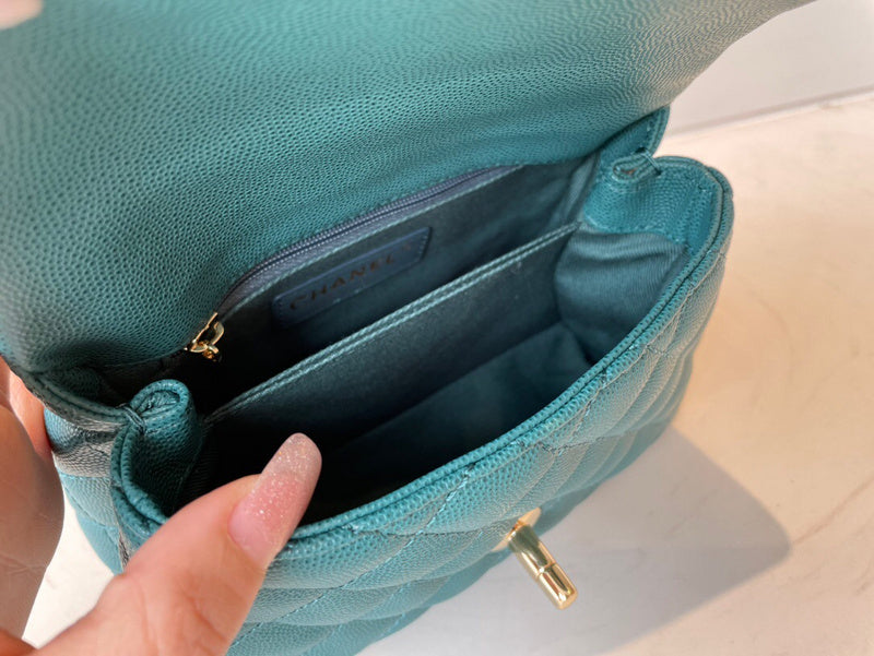 Anum Bags Detail