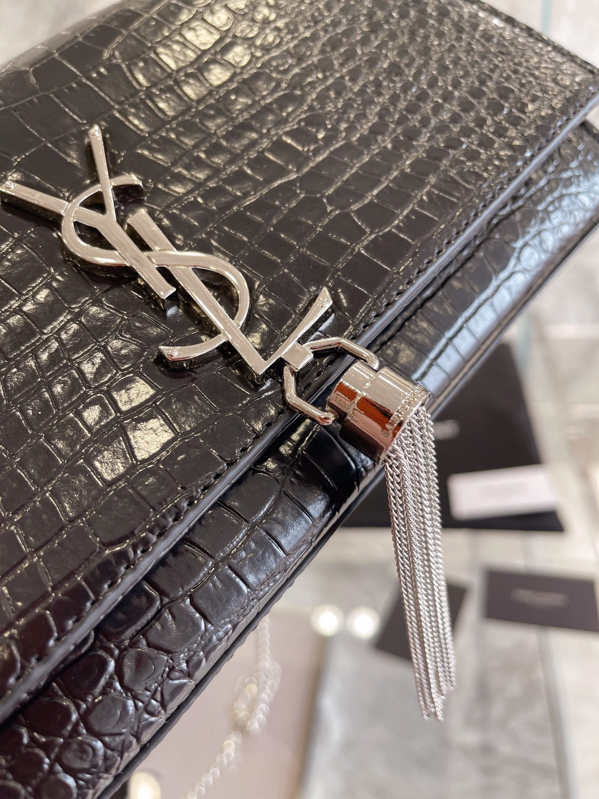 Anum Bags Detail