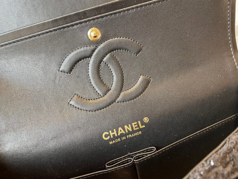 Anum Bags Detail