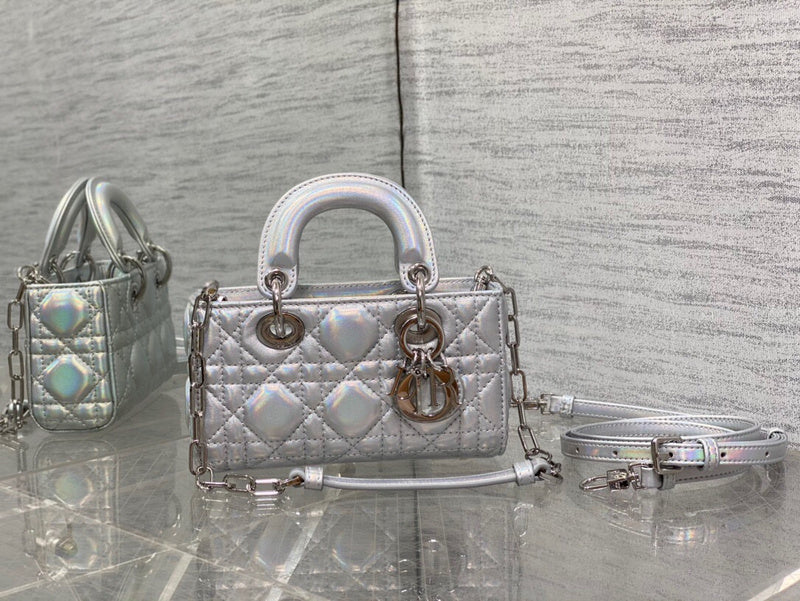 Anum Bags Detail