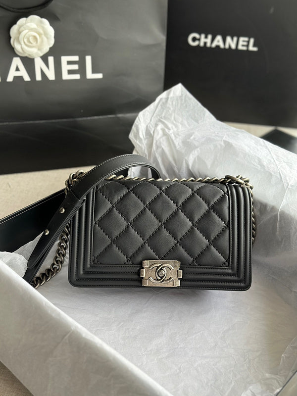 Anum Bags Detail