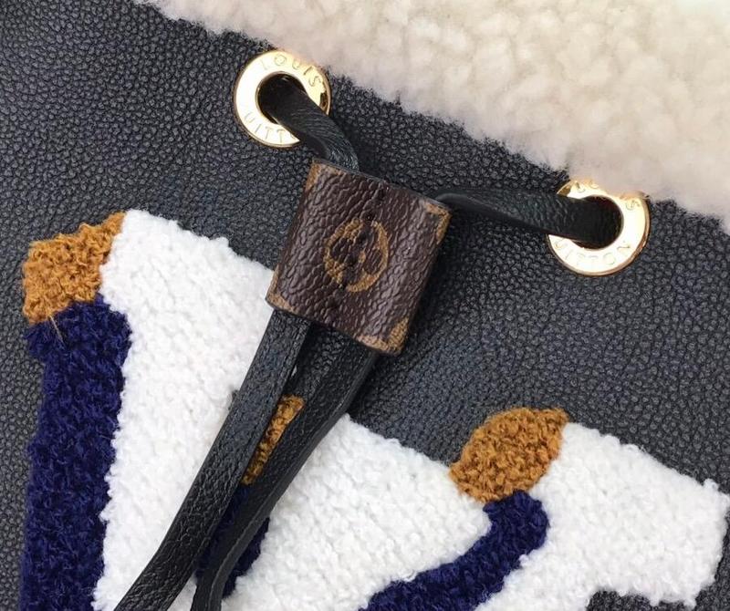 Anum Bags Detail