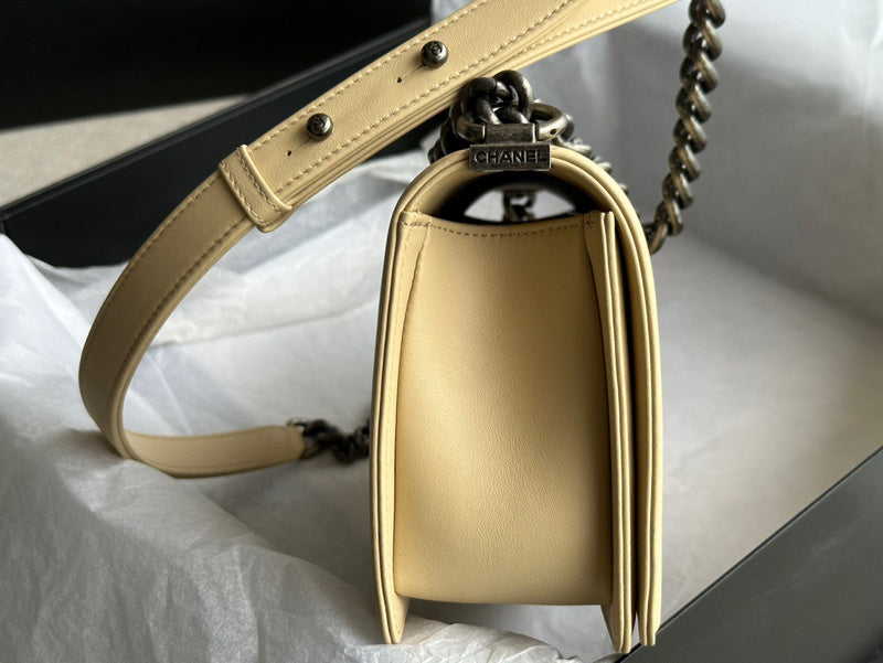 Anum Bags Detail