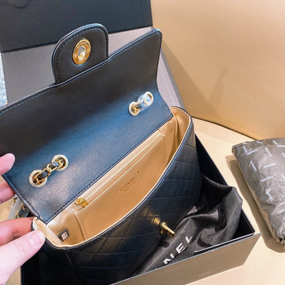 Anum Bags Detail