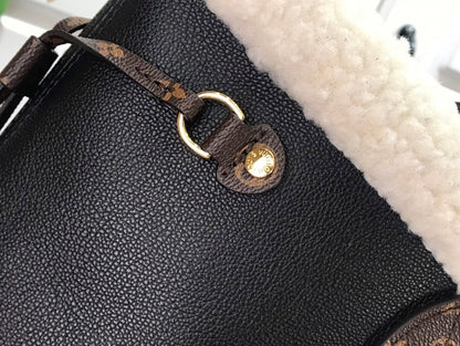 Anum Bags ln Luxury Bag --56957