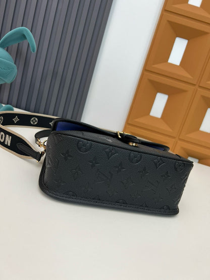 Anum Bags ln Luxury Bag --81455