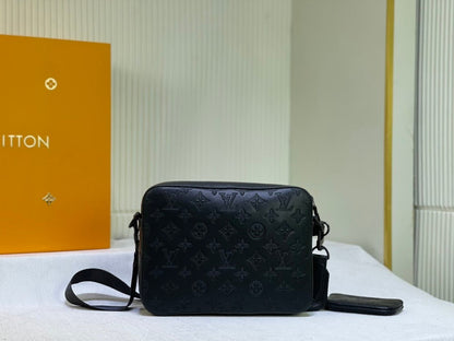 Anum Bags ln Luxury Bag --70281