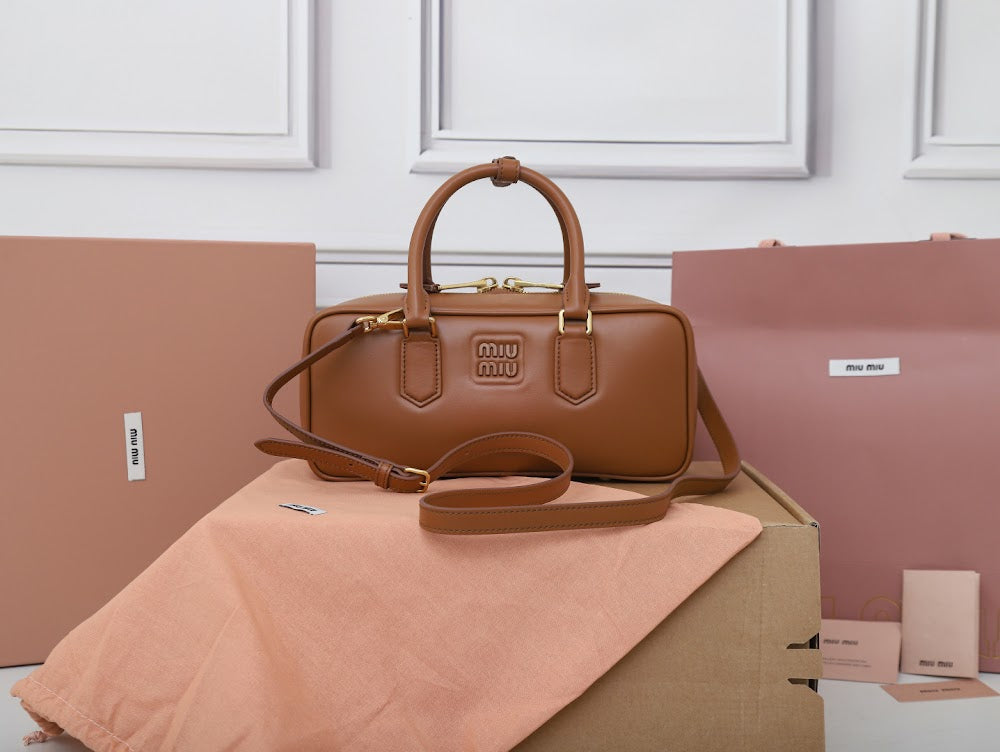 Anum Bags Miun Miun Luxury Bag --123058