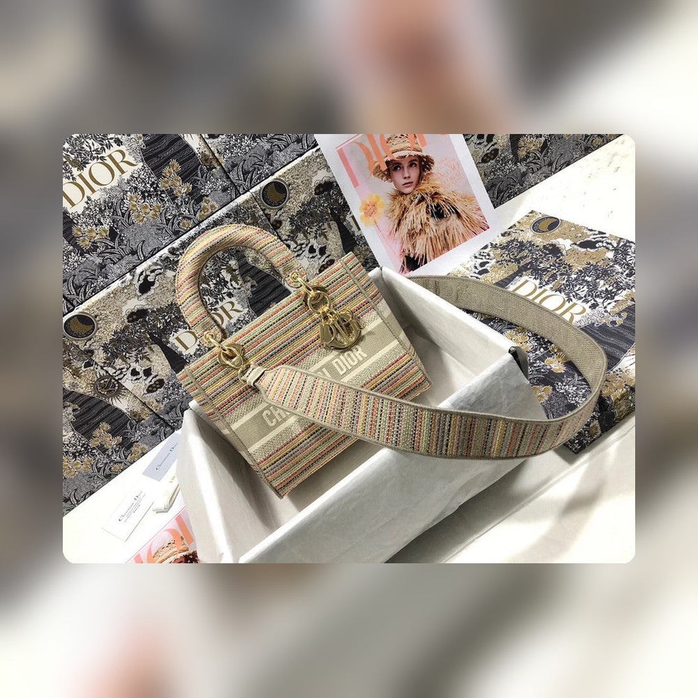 Anum Bags Detail