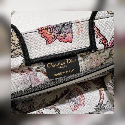 Anum Bags Detail