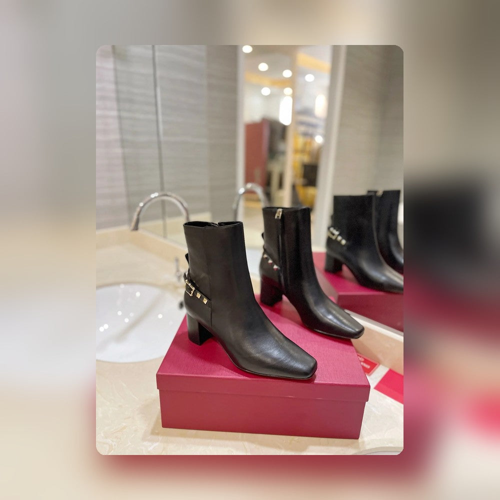 nmb GARAVANI ROCKSTUD NAPPA ANKLE BOOT BLACK 1W2S0FH5NAP 0NO