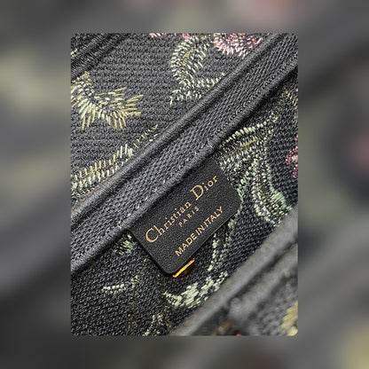 Anum Bags Detail