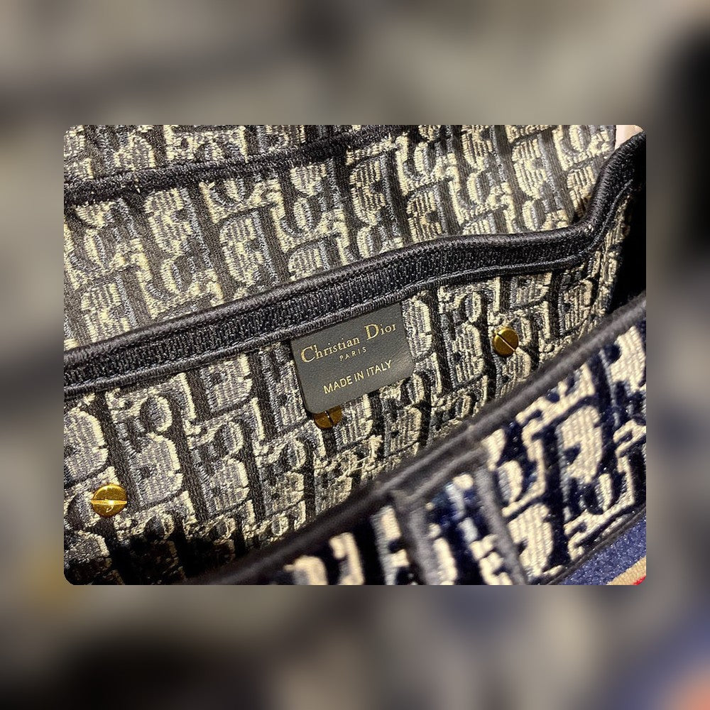 Anum Bags Detail