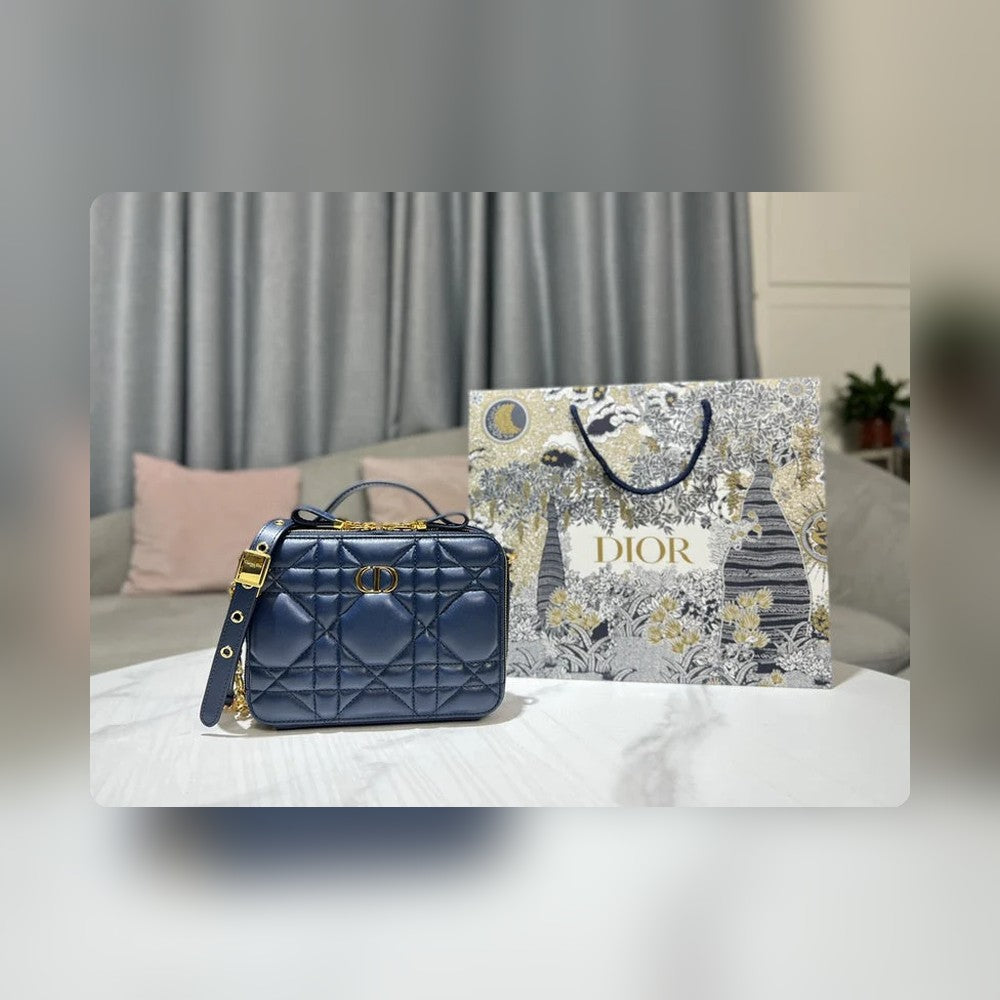 Anum Bags Detail
