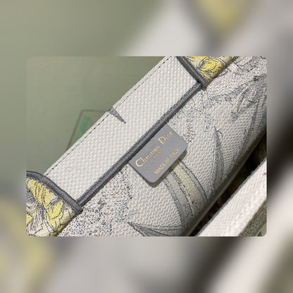 Anum Bags Detail