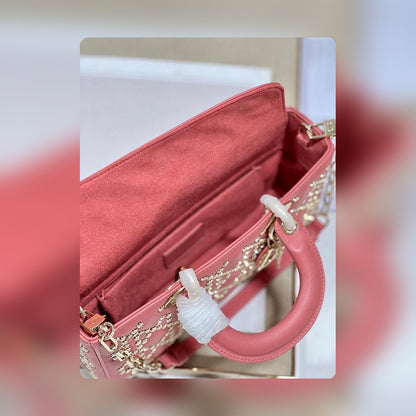 Anum Bags Detail