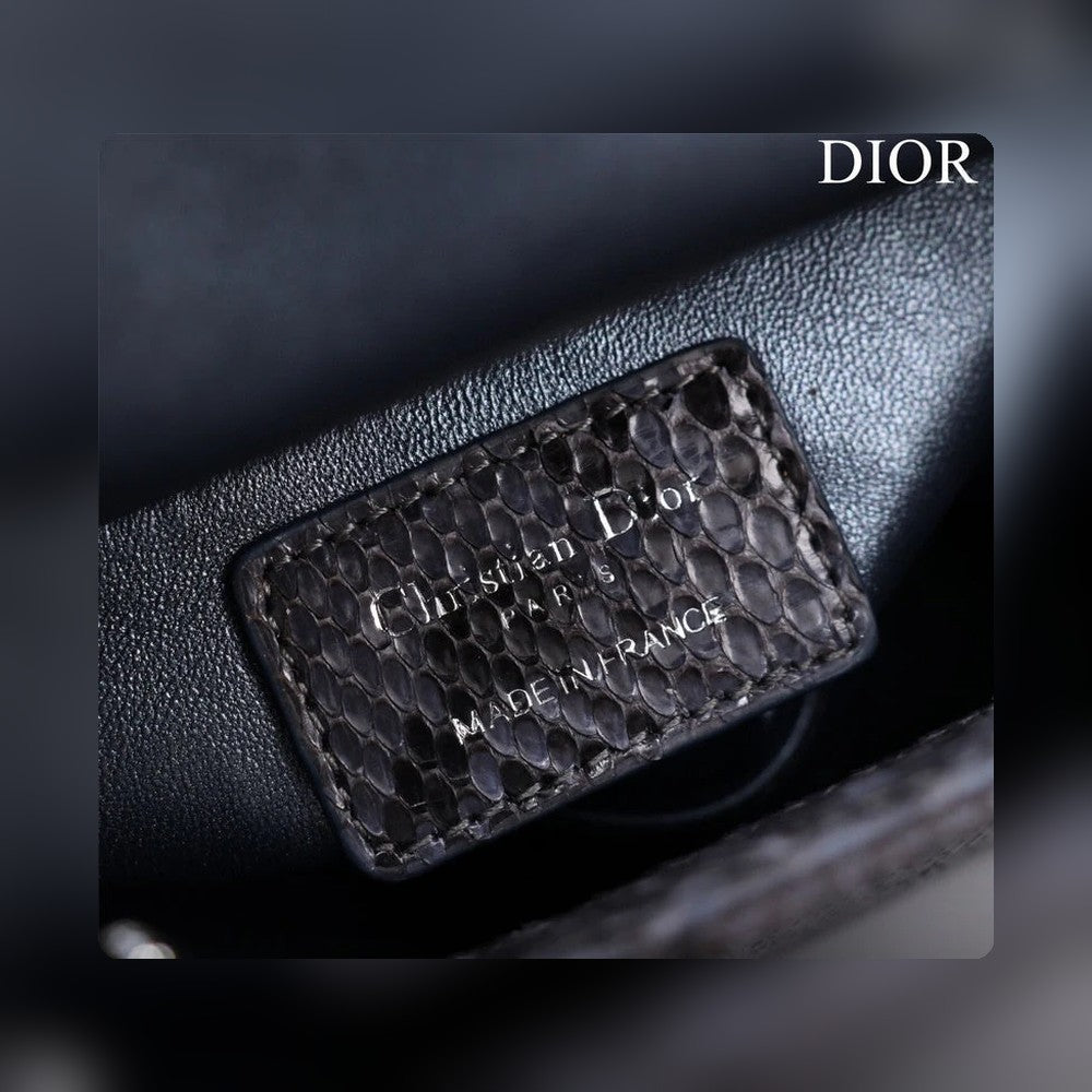Anum Bags Detail